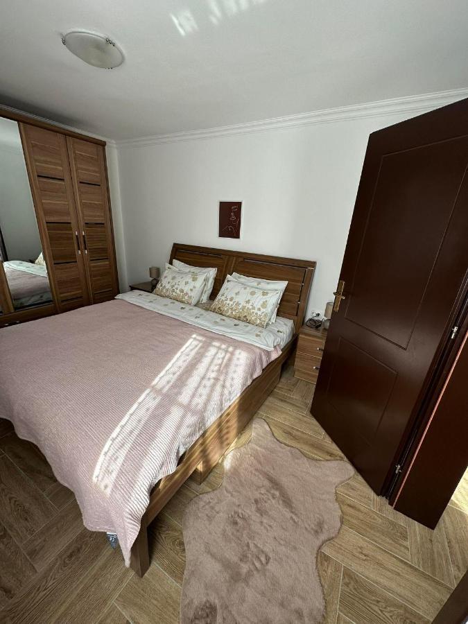 Apartmani Emily & Jully Nikšić Eksteriør billede