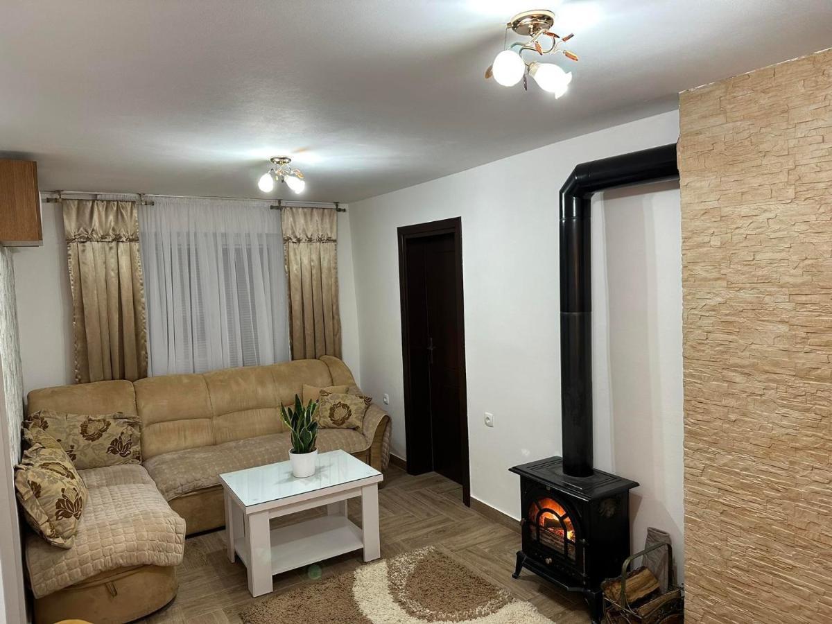 Apartmani Emily & Jully Nikšić Eksteriør billede