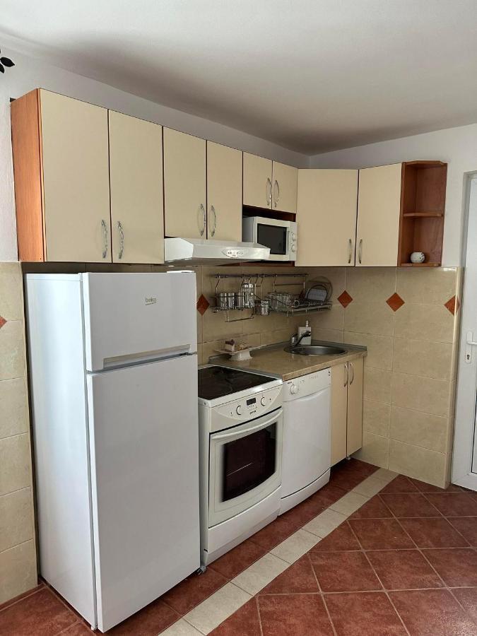 Apartmani Emily & Jully Nikšić Eksteriør billede