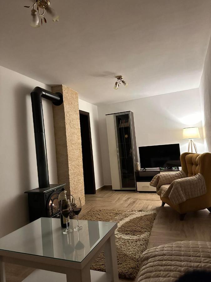 Apartmani Emily & Jully Nikšić Eksteriør billede