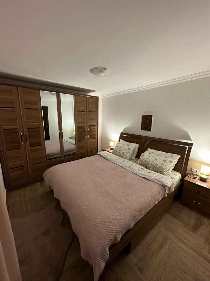 Apartmani Emily & Jully Nikšić Eksteriør billede