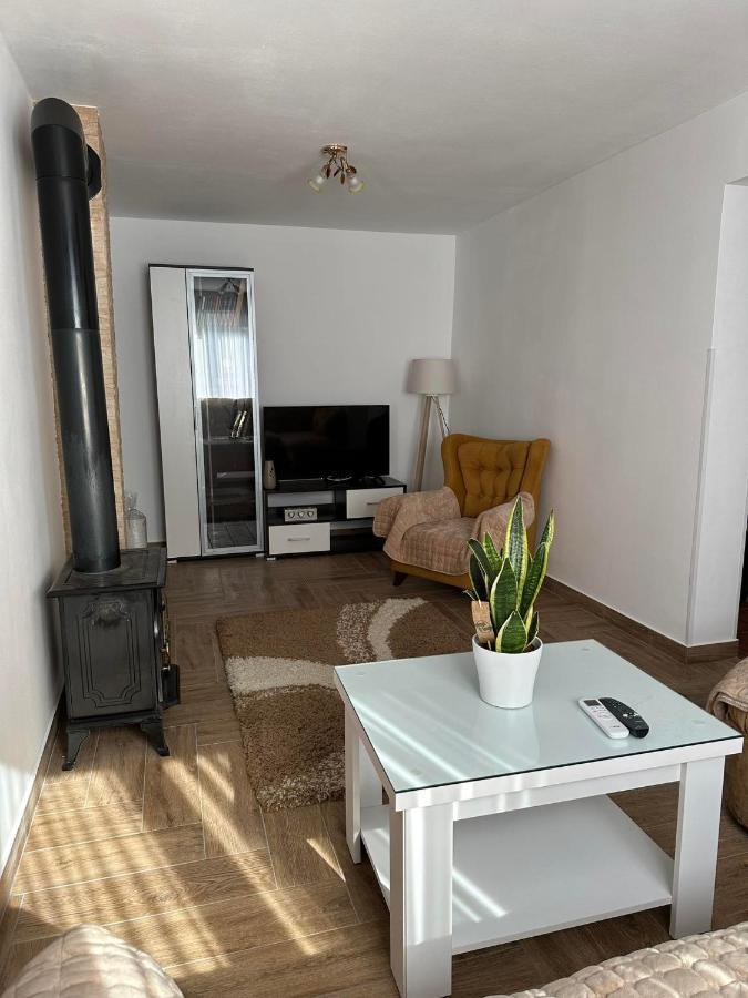 Apartmani Emily & Jully Nikšić Eksteriør billede