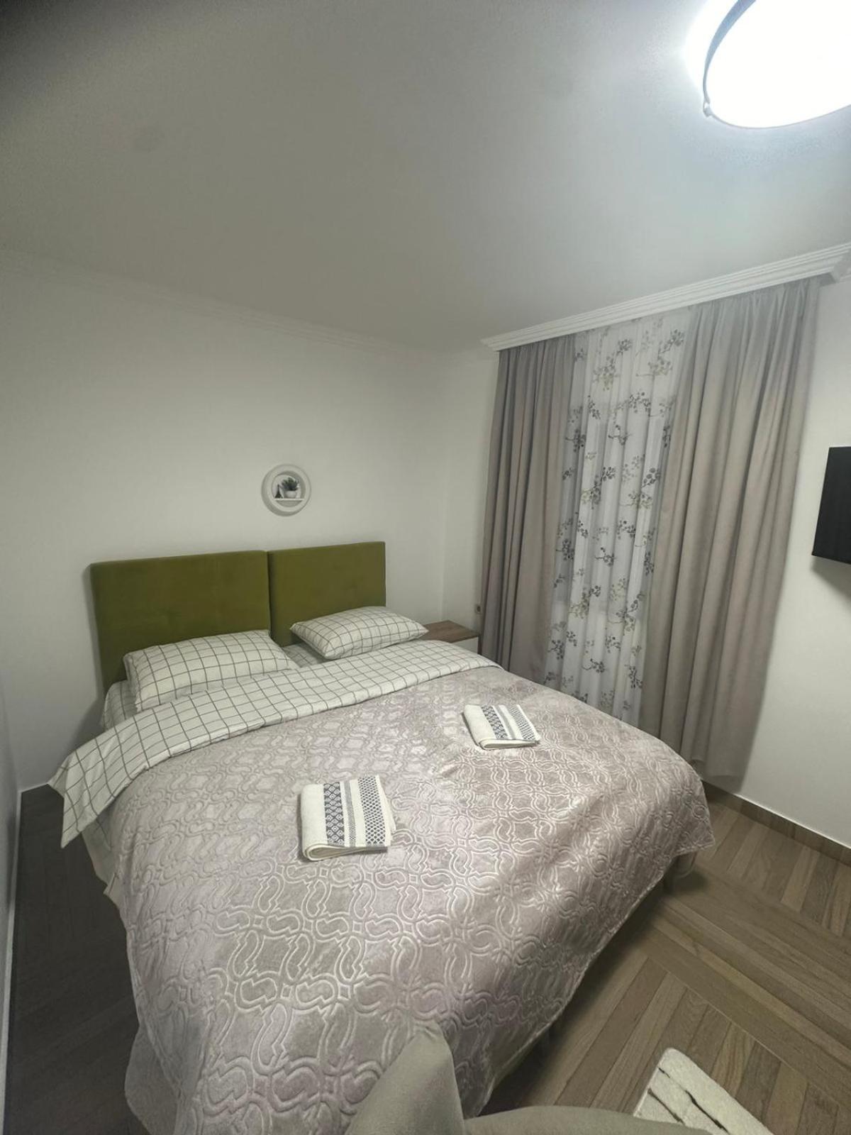 Apartmani Emily & Jully Nikšić Eksteriør billede