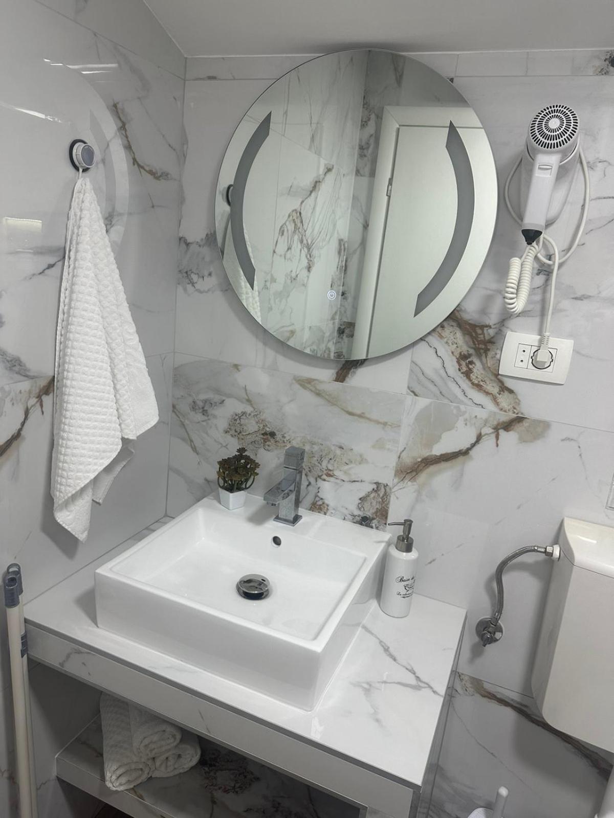 Apartmani Emily & Jully Nikšić Eksteriør billede