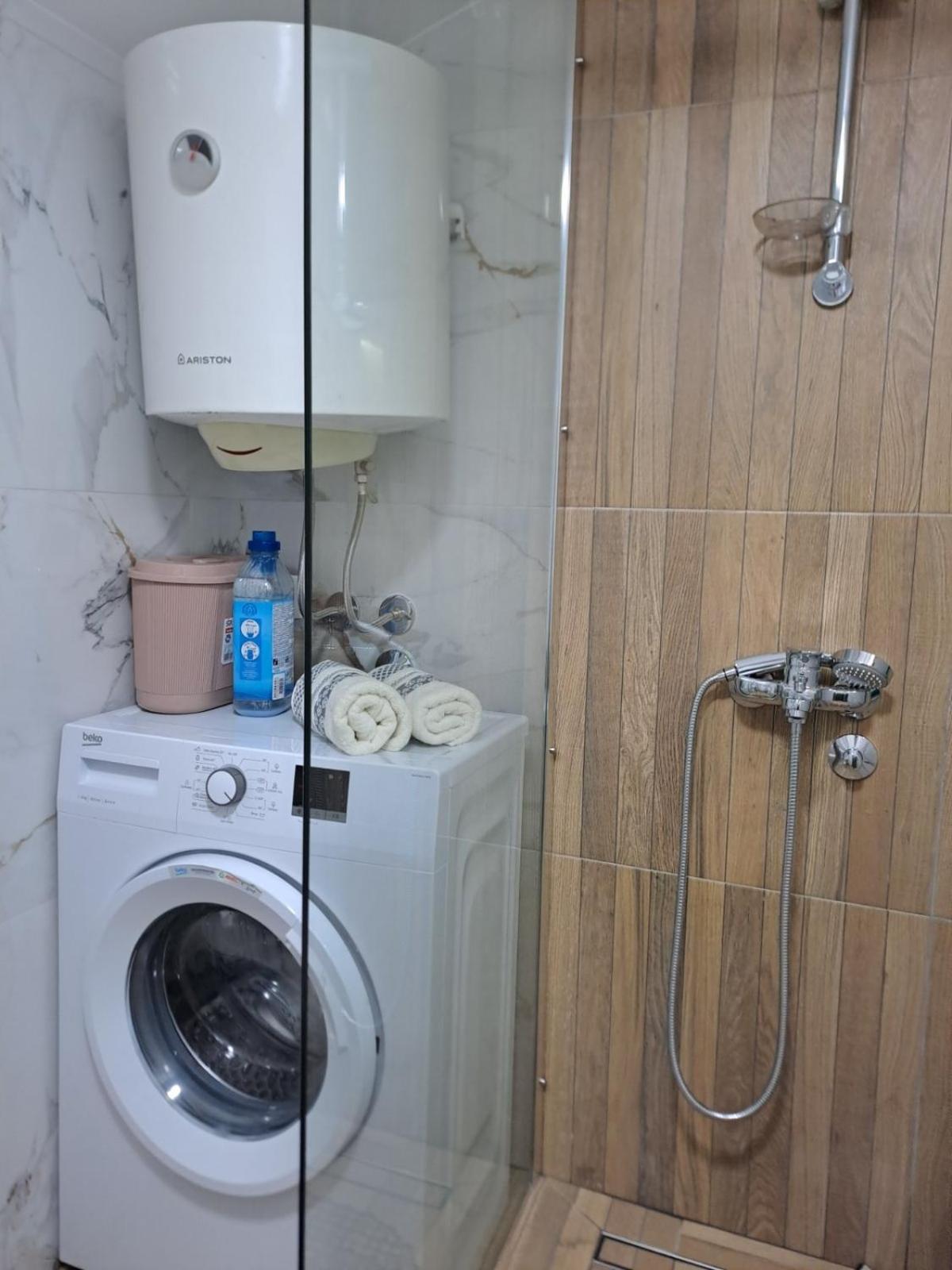Apartmani Emily & Jully Nikšić Eksteriør billede