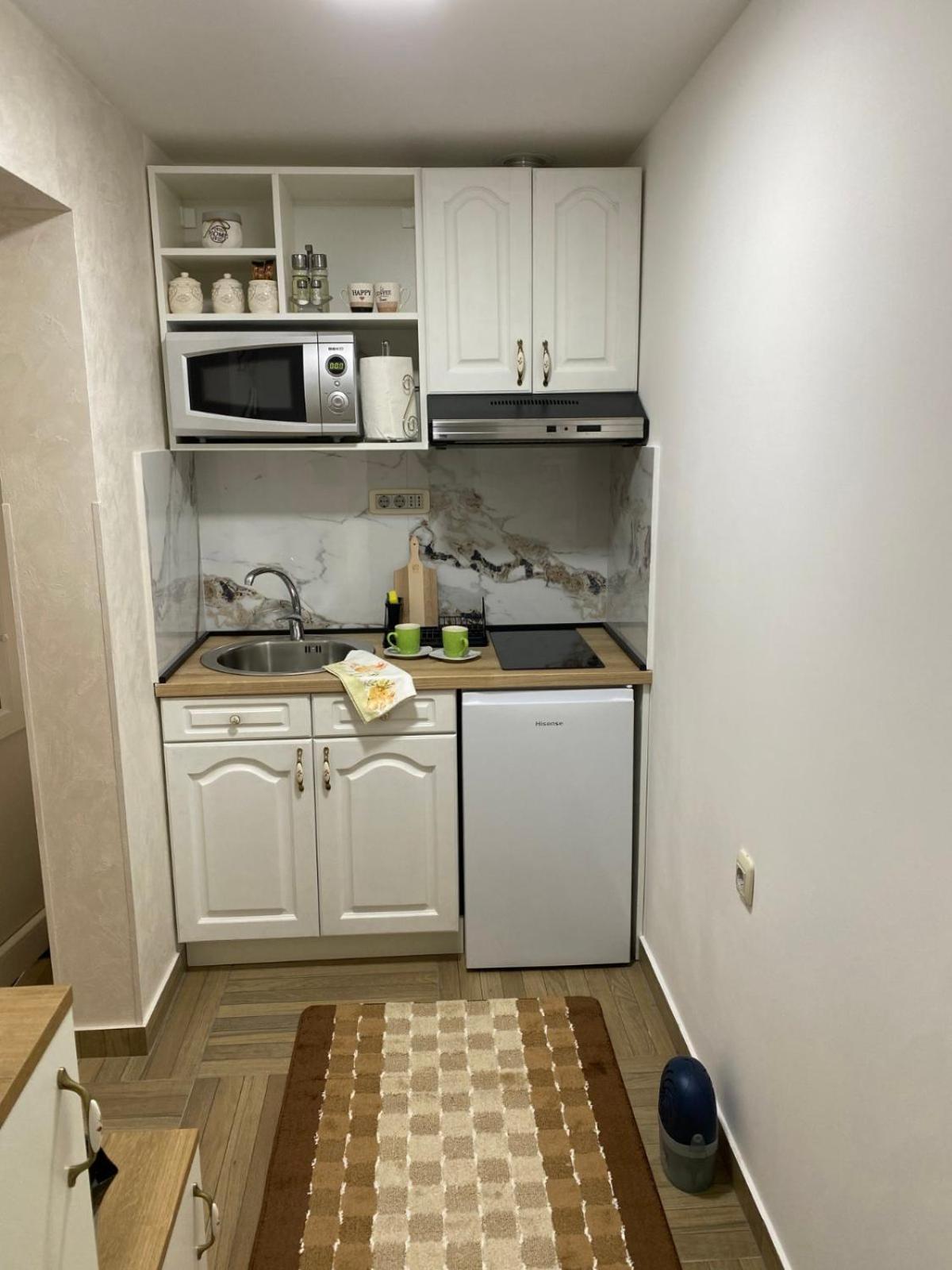 Apartmani Emily & Jully Nikšić Eksteriør billede