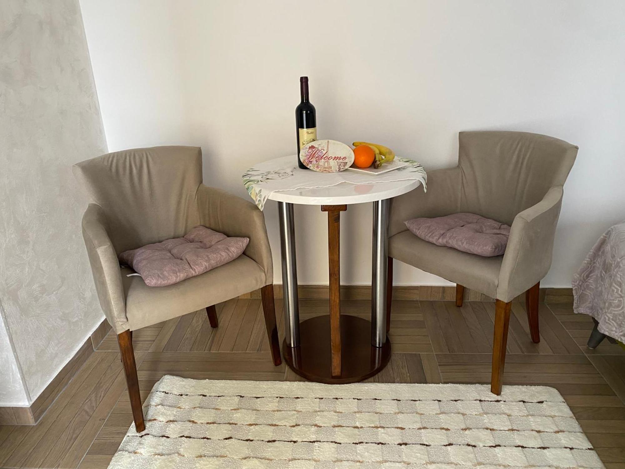 Apartmani Emily & Jully Nikšić Eksteriør billede