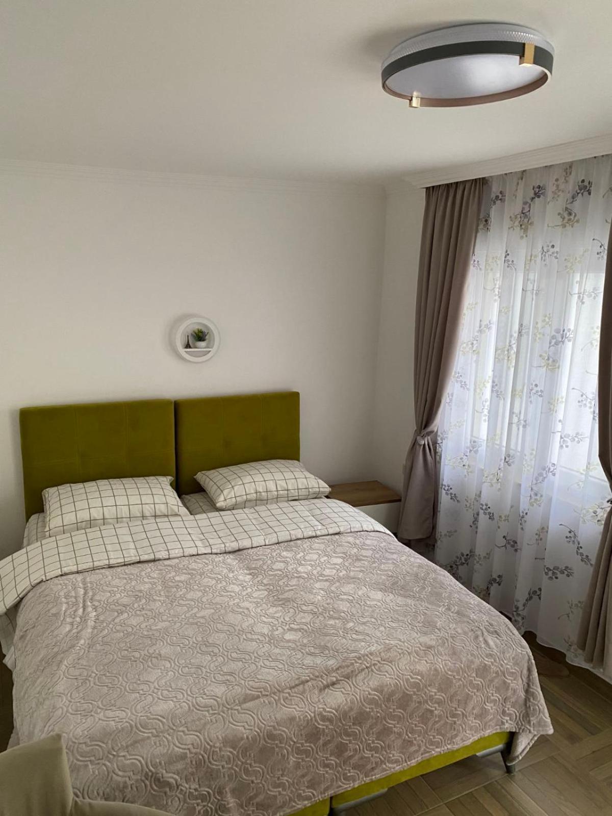 Apartmani Emily & Jully Nikšić Eksteriør billede