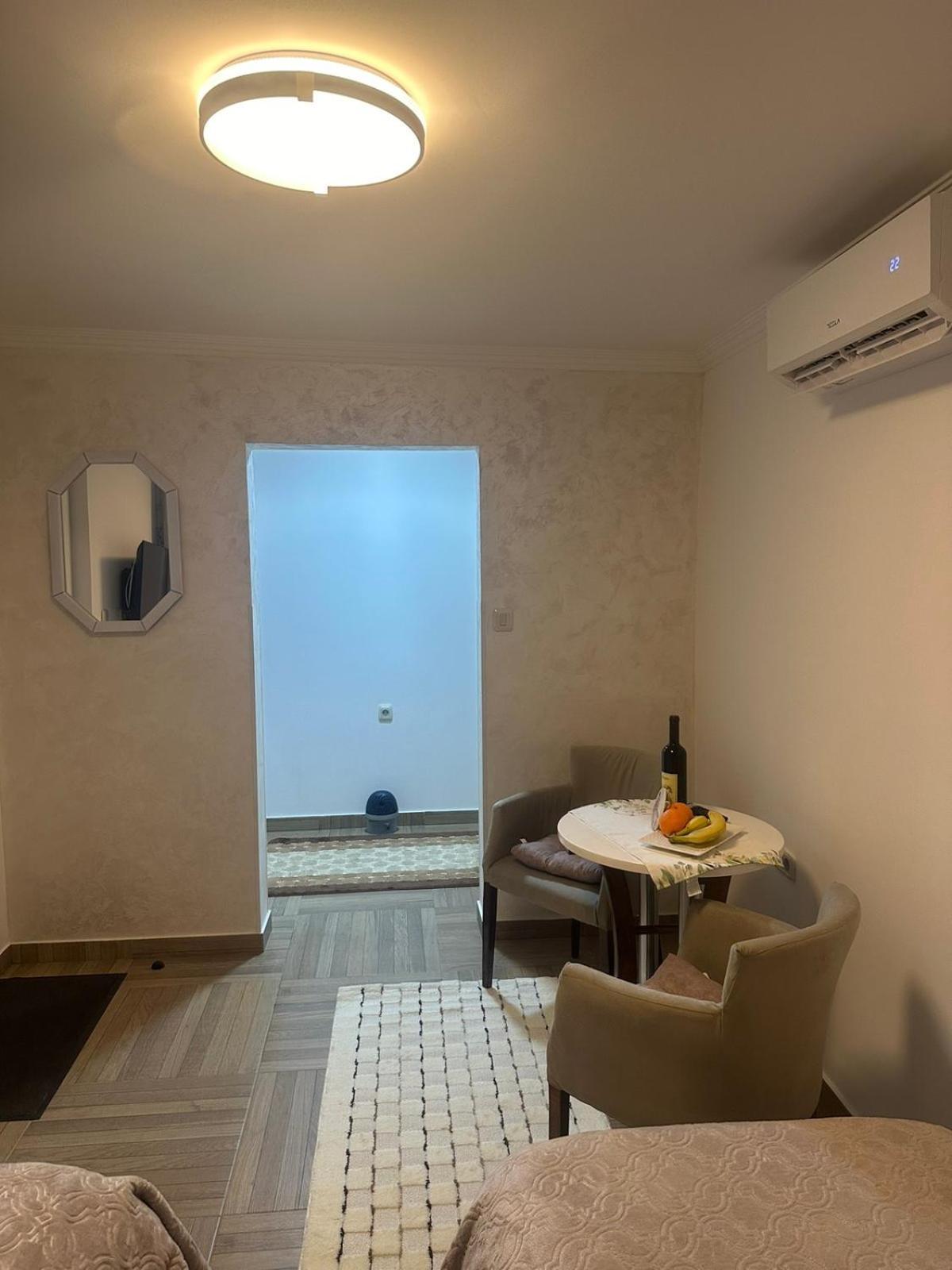 Apartmani Emily & Jully Nikšić Eksteriør billede
