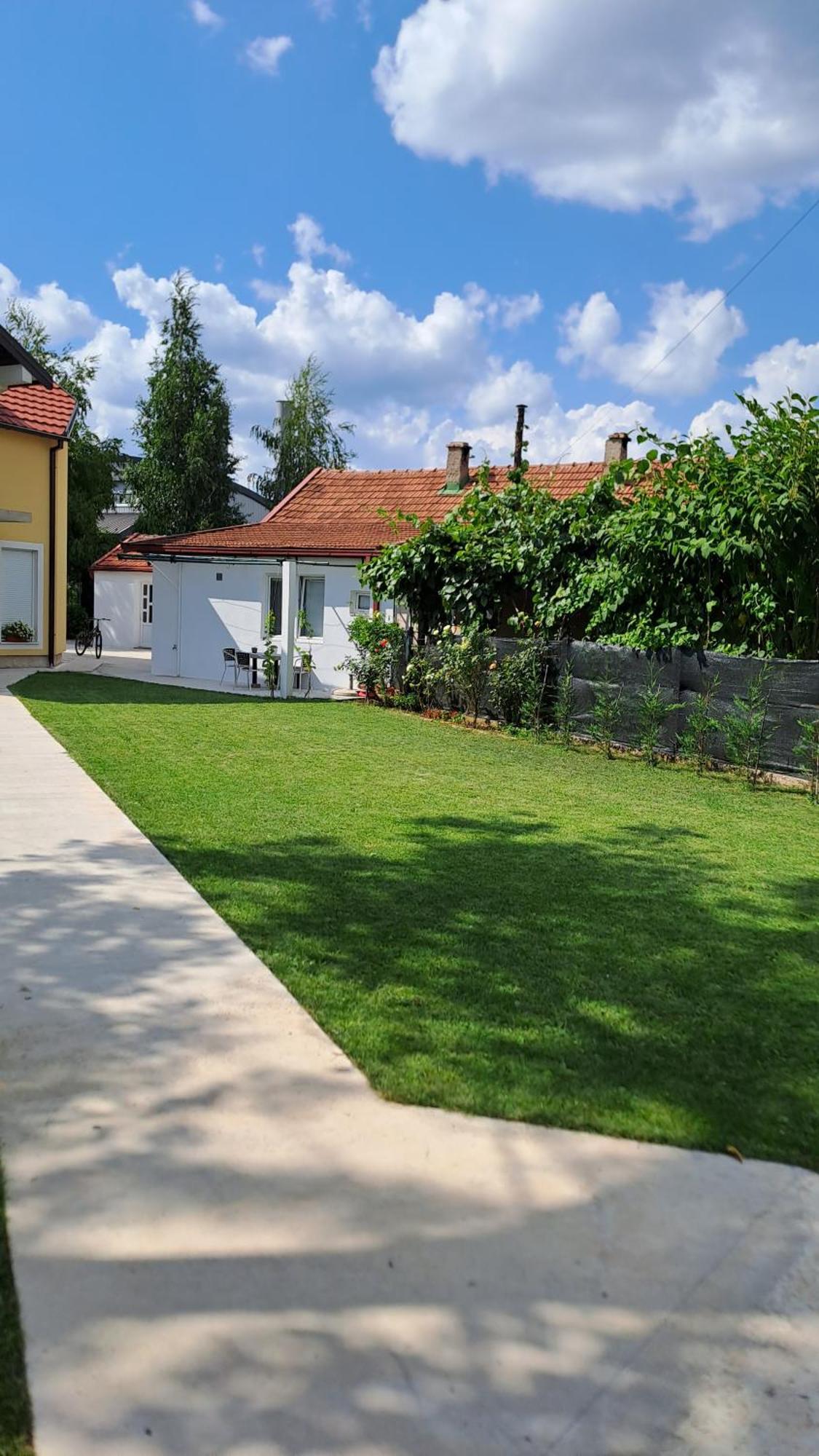 Apartmani Emily & Jully Nikšić Værelse billede